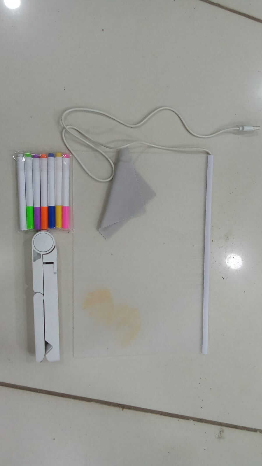 LED Light-Up Writing Board 20×30 cm Acrylic Message Pad with Stand Colorful